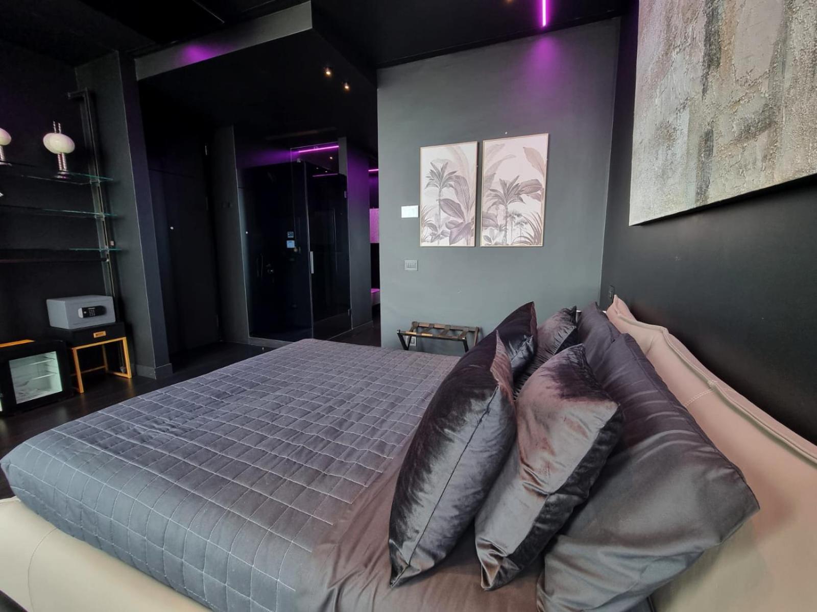 Отель Skyline Solaria Milano Экстерьер фото