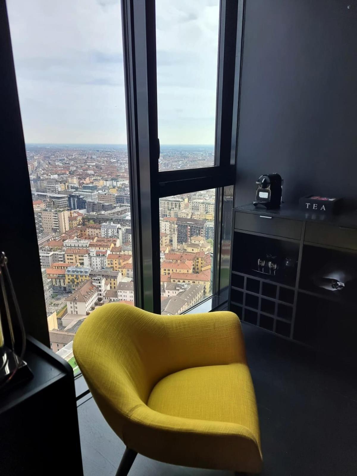 Отель Skyline Solaria Milano Экстерьер фото